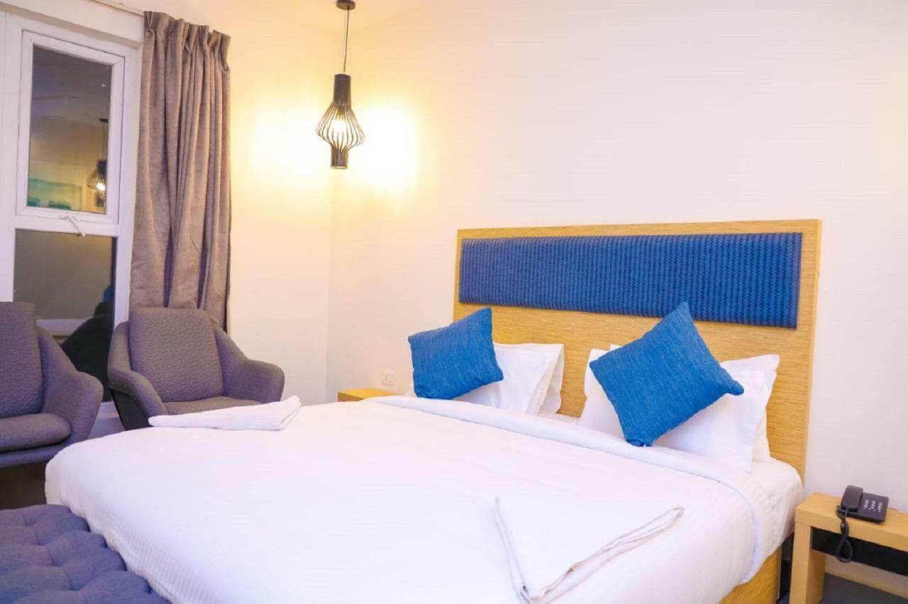 First Inn Hotels Chennai Exterior foto